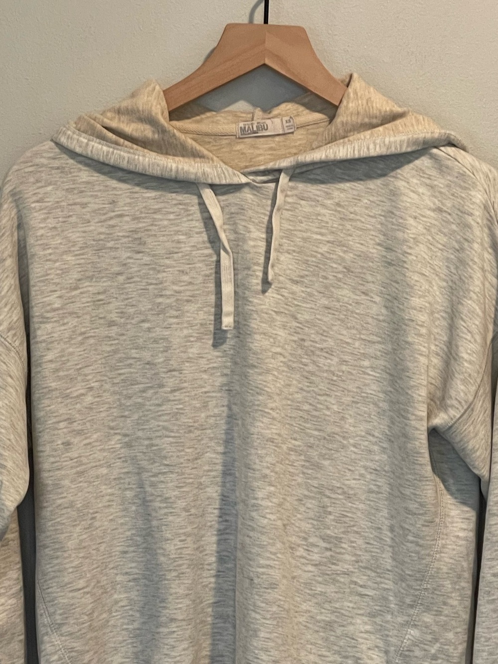 Barefoot Dreams Malibu Collection Butter Soft Hoodie, Heathered Cream, Sz. XS - Picture 15 of 16